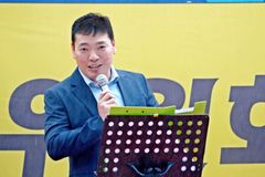 인천 퀴어축제 반대하다 수갑 찬 목사, 벌금 300만원