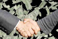 교회 공동체 안에서, 가능한 금전 거래는 금해야 합니다