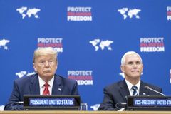 펜스 전 부통령 “2024년 대선 출마 기도하는 마음으로 고려”