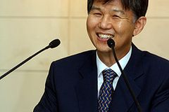 힘든 이들에게 건네는 최종천 목사의 제안 “살아만 있자!”