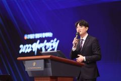 ‘은혜’ 작사·작곡 손경민 목사 “어릴 적 가정 깨지고 가난해도, 행복한 이유는”