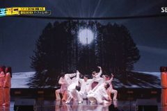 4개월 된 콜링콰이어의 ‘싱포골드’ TOP 10 무대, ‘가시나무’ 극찬받아