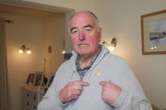 英 자선단체, 십자가 착용 금지당한 목사에게 사과