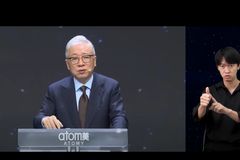 조정민 목사 “신앙이란 고통을 해석하는 능력”