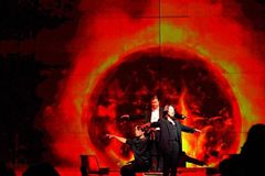 추상미-이석준의 ‘스크루테이프’ 개막… 정의욱, 이은주, 김동민 등 출연