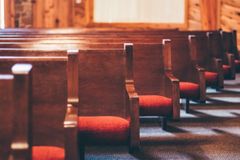 美 교회 문은 다시 열렸지만 교인들은…