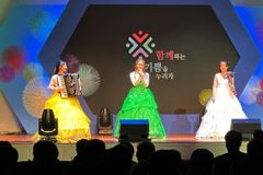 ‘이만갑’ 탈북 자매들, 미국 시애틀서 하나님 은혜 노래