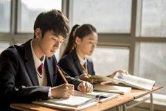 한국 청소년 절반은 “우리 사회 공정하지 않다” 생각