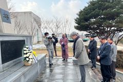 김광동 진실화해위 위원장, 한국전쟁 전후 집단학살 발생한 두암교회 방문