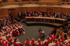 英 성공회, “하나님 아버지”를 ‘아버지’라 부르지 못한다?