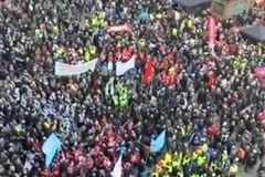 덴마크 330년 전통 기독교 휴일 폐지 제안에 대규모 시위