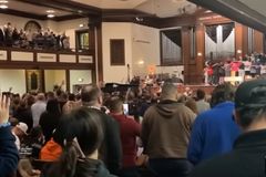 美 애즈버리大, 학생들 예배와 기도 며칠째 계속… 지역사회로 부흥 확산