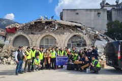 장장 29시간 이동 후 쉴 새도 없이… 그린닥터스, 지진 현장 진료