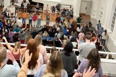 ‘애즈베리 부흥’ 확산… “하나님 치유의 순간”