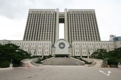 법원이 동성결혼을 합법화해 버렸다