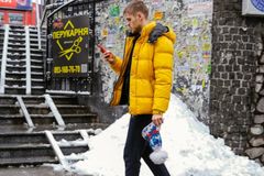 미 남침례교, 우크라 구호품에 QR코드 넣어 전도