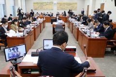 교육부, 학폭 근절대책 국회 보고… "학생부 징계기록 연장 검토"