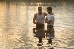 에미상 후보 美 배우 “촬영 도중 침례식… 예수님과 가까워져”