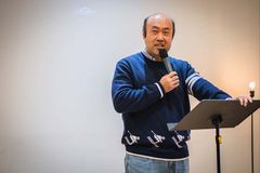 “정답이 사람 바꿀 수 있을까? 감동 받아야 변해”