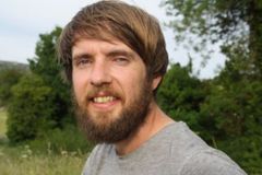 英 신학교수, 트위터서 ‘성경적 성’ 견해 표현했다가 해고당해