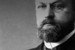 “신학은 교실 안에서만 논의되는 것이 아니다”