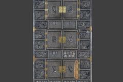 고종이 아펜젤러 선교사에게 선물한 ‘나전흑칠삼층장’, 배재학당역사박물관에 기증돼