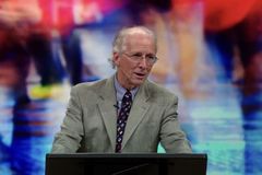 존 파이퍼 목사, “노동은 저주인가 축복인가?”라는 질문에…