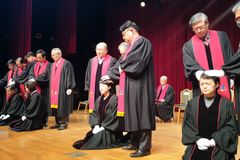 국제독립교회연합회 목사안수식… 25명, 목사의 길로