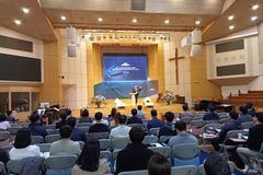 “교회 청년부 운영 독립, 부흥에 긍정적 효과”