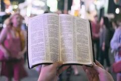 퓨리서치 17개국 국제태도조사 “도덕적 삶 사는데 신앙 필요 없어”