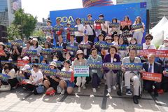 “가난한 사람들 도와주는 성숙한 대한민국 만들자”