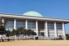 “아동기본법안, 부모·교사 잠재적 범죄자 간주”