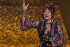 로렌 데이글, 그래미 수상곡들에 대한 의미 전해