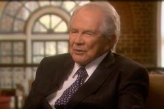 美 기독교 방송 선구자 팻 로버트슨 별세… 향년 93세