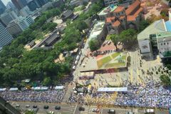 퀴어축제 맞서 15만 운집… “거룩한 방파제 되자”