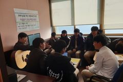 학생들 품으며 소명감으로 일하는 기독교사들