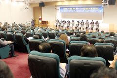 “양성평등은 생물학적, 성평등은 사회학적… 제3의 性 추구”