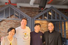 이지성 작가 ‘1만 킬로미터’… 한국에선 ‘외면’ 하버드에선 ‘환영’