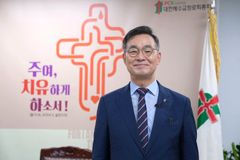 “성탄의 기쁜 소식으로, 온 세상 환하게 밝아지길”