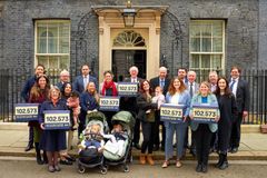 낙태 기한 단축 요구하는 英 청원서에 10만명 이상 서명