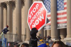 미국 낙태율, 10년만에 최고치 경신… ‘약물 낙태 쉬운 탓’ 지적도