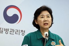 코로나19, 엔데믹 단계로 진입… 정부 "현 의료체계로 관리 가능"