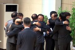 주님의 십자가와 상관없는 논쟁과 싸움은 이제 그만