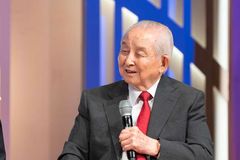 김장환 목사의 일대기부터 리더십, 설교까지