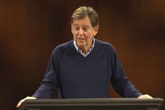 “오늘은 뭐 좋은 것 있나?”… 소비자가 된 교인들