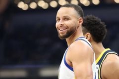 ‘NBA 스타’ 커리 “낙태 권리 때문에 해리스 지지”