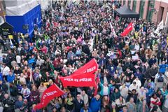 더블린에서 첫 번째 ‘예수 행진’… 신앙 연대와 축복 위해 기도