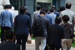 정부, 연내 공무원 2000명 감축… “자연감소·신규채용 축소로 진행”