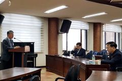“유신진화론, 하나님 직접 창조 부인… 과학의 성경 지배”
