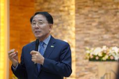 “가장 무기력해 보이는 아기 예수님 이야기, 구원의 길과 희망의 문”